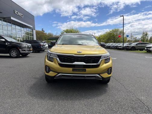 Starbright Yellow/Black Roof 2021 Kia Seltos SX Turbo