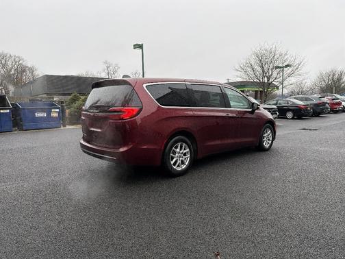 2023 Chrysler Pacifica Touring-L