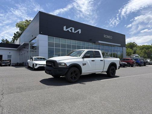 Bright White Clearcoat 2021 RAM 1500 Classic Warlock Quad Cab 4x4 6'4' Box