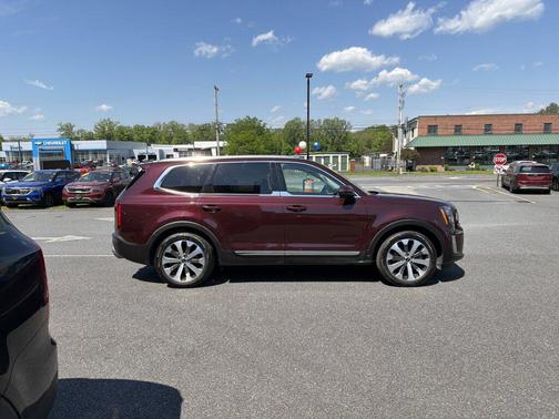 Sangria 2021 Kia Telluride EX