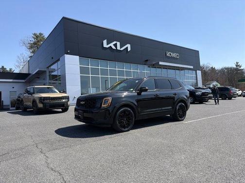 Ebony Black 2022 Kia Telluride EX