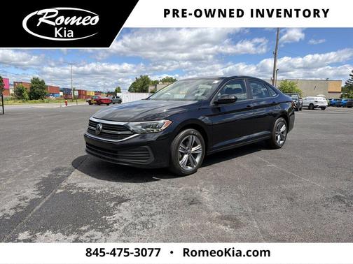 Deep Black Pearl 2024 Volkswagen Jetta 1.5T SE