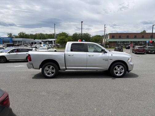 Bright Silver Metallic Clearcoat 2019 RAM 1500 Big Horn