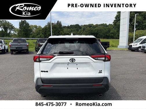 Ice Cap 2023 Toyota RAV4 LE
