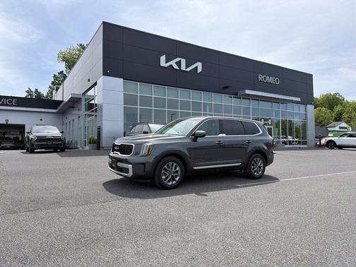 Gravity Gray 2023 Kia Telluride LX