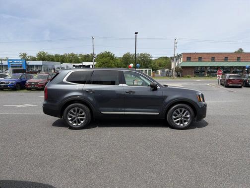 Gravity Gray 2023 Kia Telluride LX