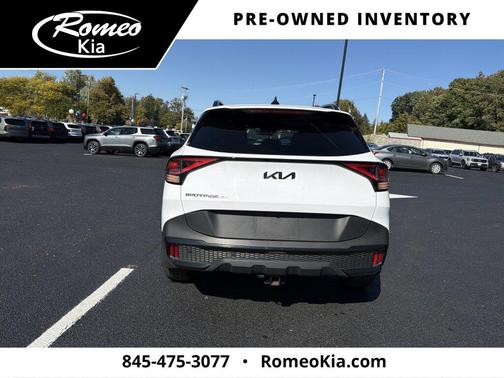 Glacial White Pearl 2025 Kia Sportage S