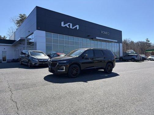 Mosaic Black Metallic 2023 Chevrolet Traverse Premier