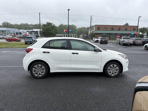 Clear White 2018 Kia Rio LX