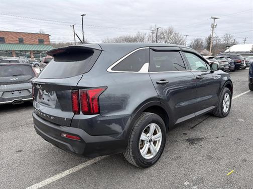 2022 Kia Sorento LX