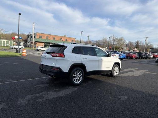 Bright White Clearcoat 2015 Jeep Cherokee Latitude