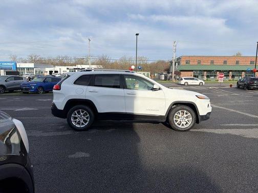 Bright White Clearcoat 2015 Jeep Cherokee Latitude