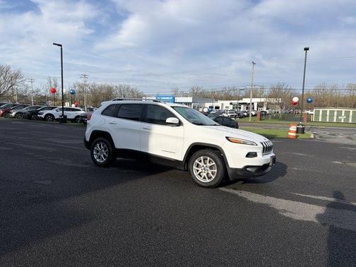 Bright White Clearcoat 2015 Jeep Cherokee Latitude