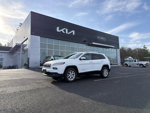 Bright White Clearcoat 2015 Jeep Cherokee Latitude