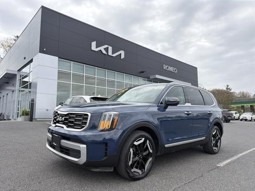 Midnight Lake Blue 2024 Kia Telluride S