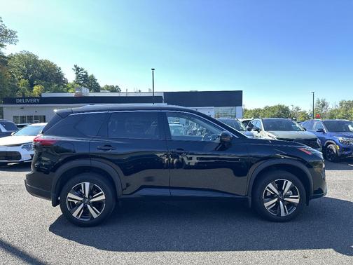 2025 Nissan Rogue SL