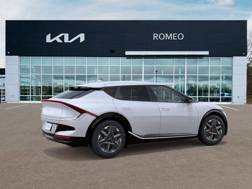 2025 Kia EV6 Light Long Range