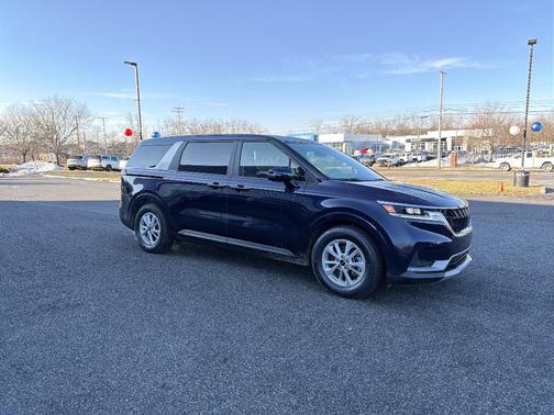 2023 Kia Carnival LX