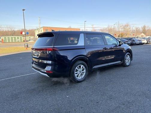 2023 Kia Carnival LX