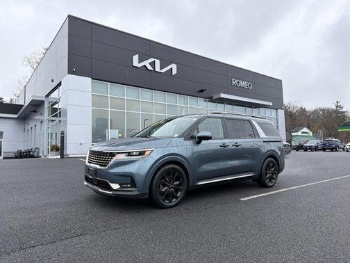 2023 Kia Carnival SX