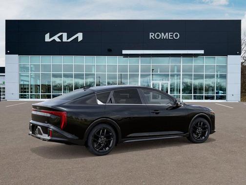 2025 Kia K4 GT-Line Turbo