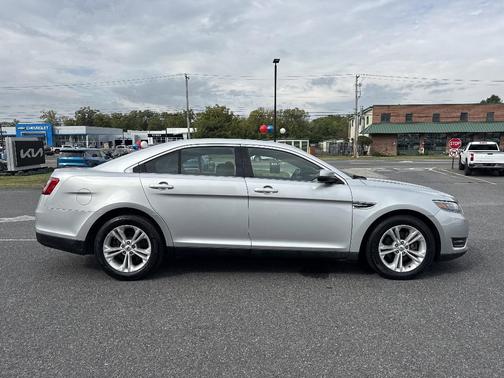 2016 Ford Taurus SEL