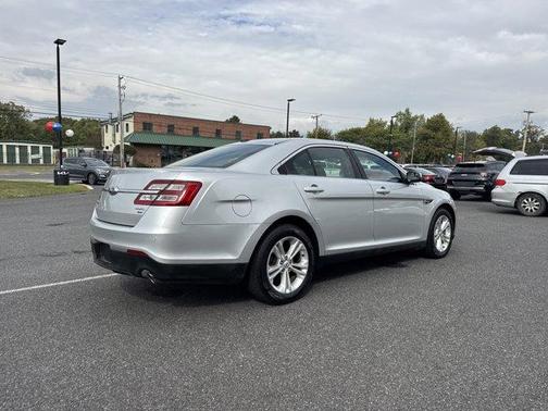 2016 Ford Taurus SEL