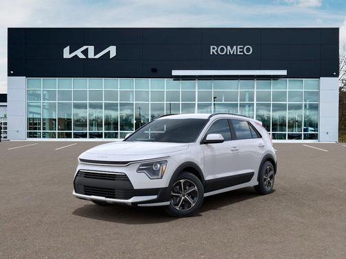 Snow White Pearl 2026 Kia Niro LX