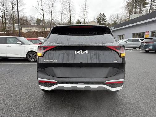 Ebony Black 2024 Kia Sportage EX