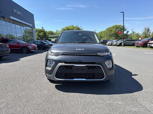 Gravity Gray 2022 Kia Soul LX