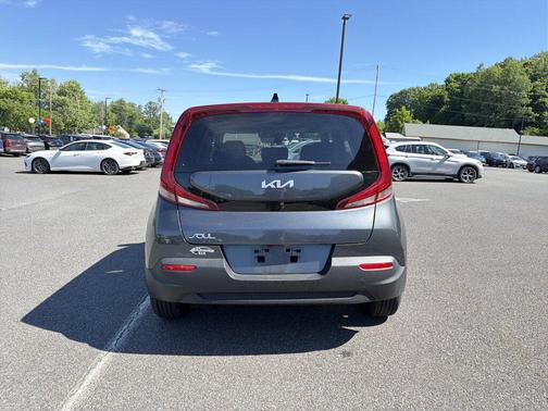 Gravity Gray 2022 Kia Soul LX