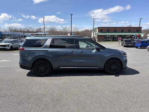 2024 Kia Carnival SX