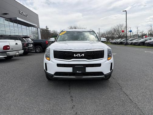 Glacial White Pearl 2022 Kia Telluride S