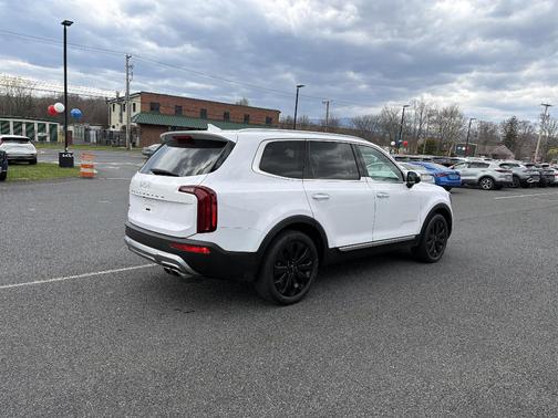 Glacial White Pearl 2022 Kia Telluride S