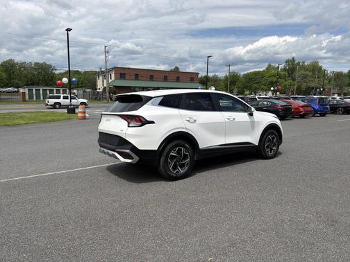 Snow White Pearl 2023 Kia Sportage LX