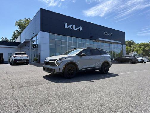 Wolf Gray/Ebony Black Roof 2023 Kia Sportage S