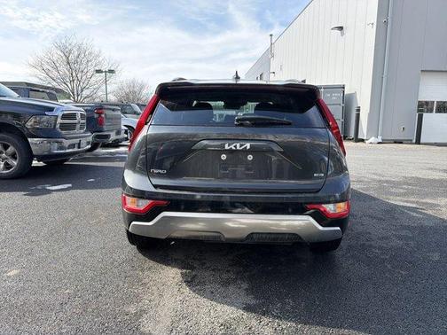 2023 Kia Niro SX