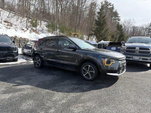 2023 Kia Niro SX