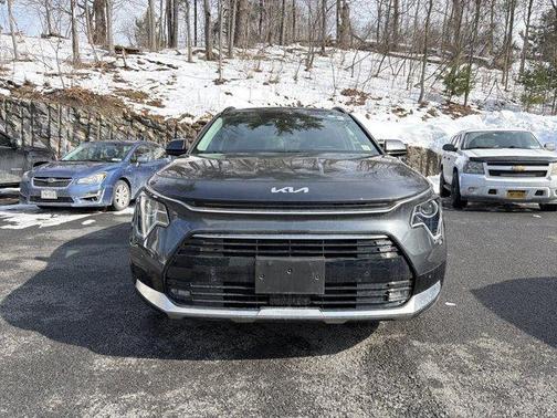 2023 Kia Niro SX