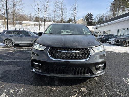 2023 Chrysler Pacifica Touring-L