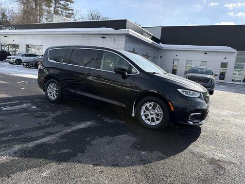 2023 Chrysler Pacifica Touring-L