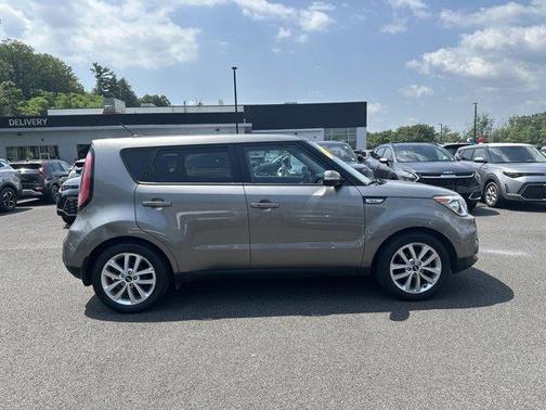 2017 Kia Soul +