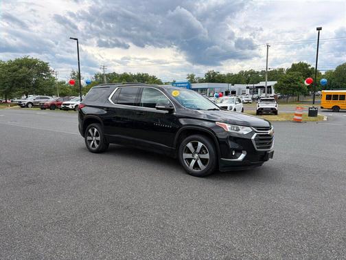 Mosaic Black Metallic 2019 Chevrolet Traverse LT Leather