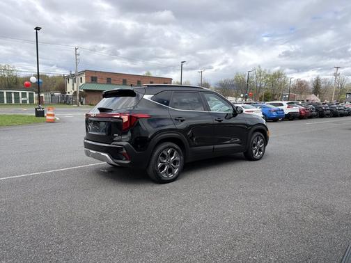 Fusion Black 2024 Kia Seltos S