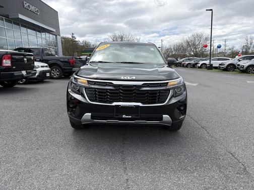 Fusion Black 2024 Kia Seltos S