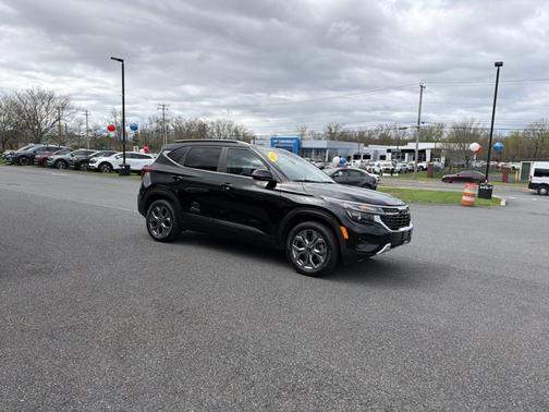 Fusion Black 2024 Kia Seltos S