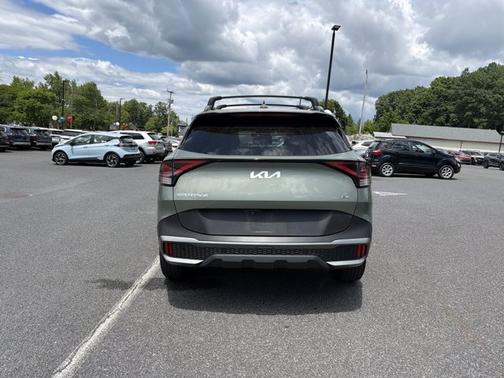 Jungle Green 2024 Kia Sportage X-Line