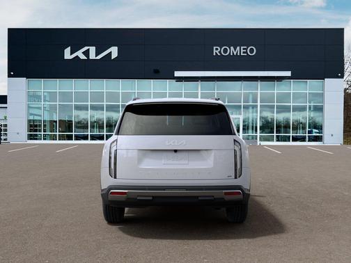 Glacial White Pearl 2027 Kia Telluride S