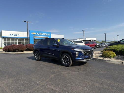 Blue Glow Metallic 2024 Chevrolet Trax LT