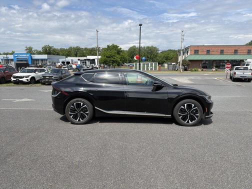 Aurora Black Pearl 2024 Kia EV6 Wind